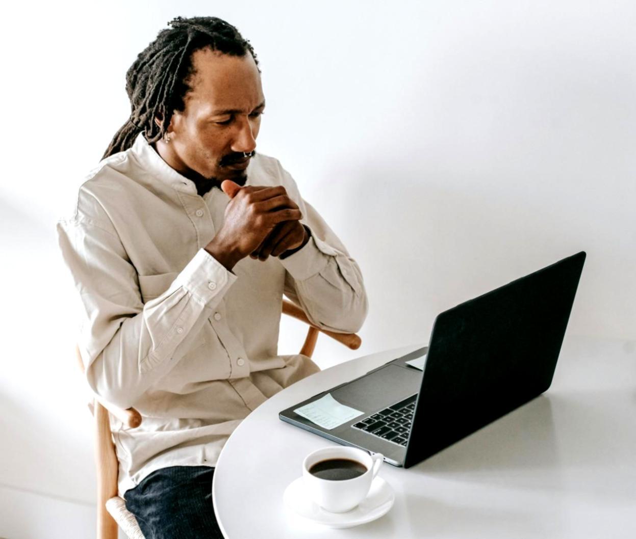 Digitale UI/UX Design Arbeitsumgebung mit modernen Werkzeugen